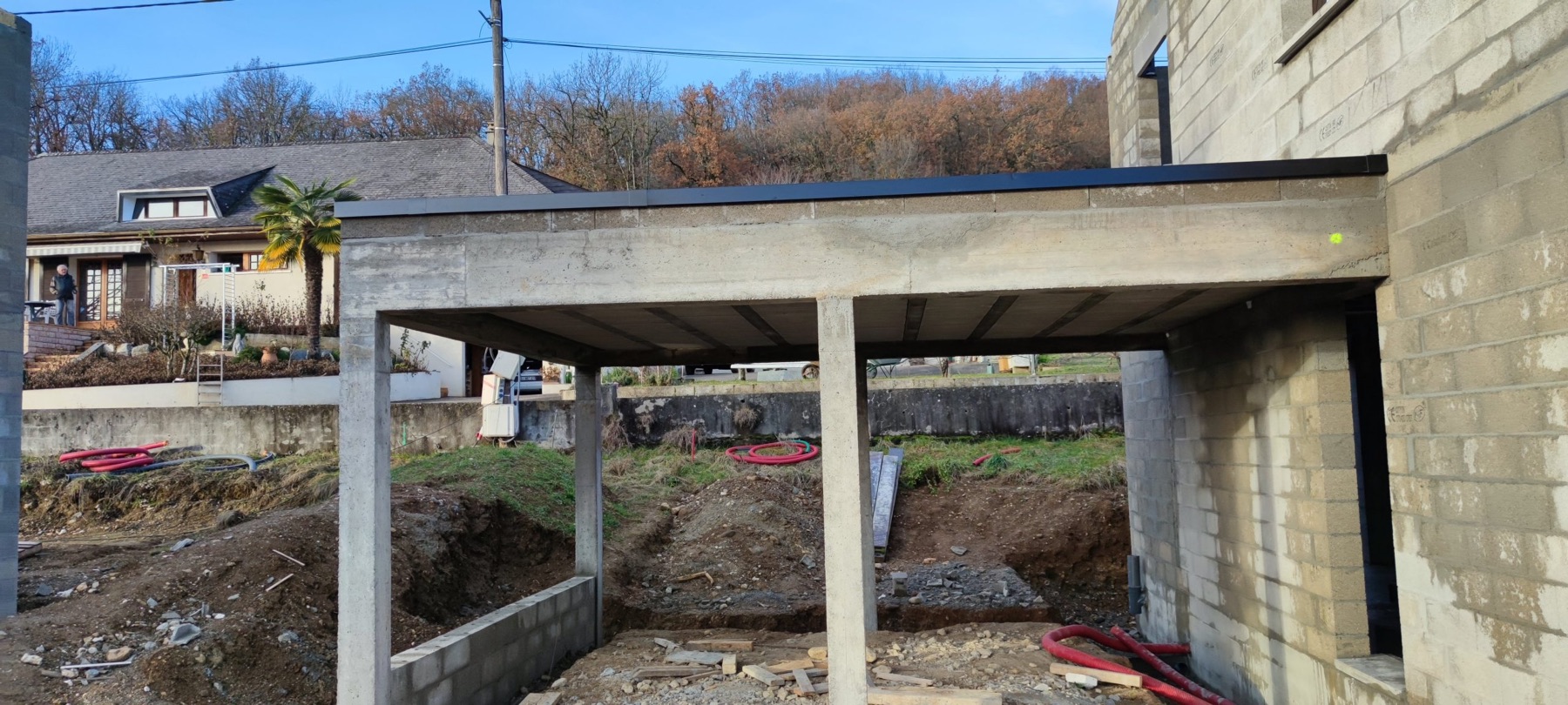 Finitions métalliques posées sur les acrotères