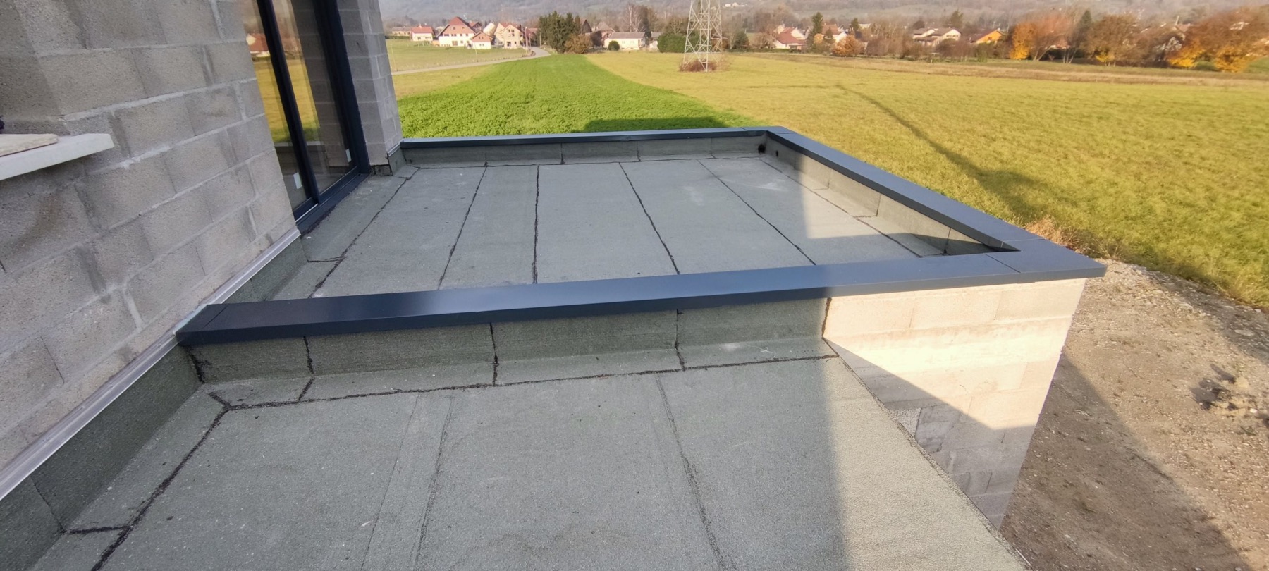 Membrane d’étanchéité terminée sur une terrasse